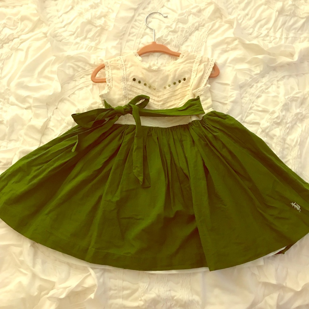 Well dressed wolf green den 24m